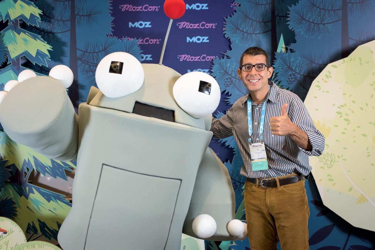 Bob Garcia at MozCon Seattle 2015